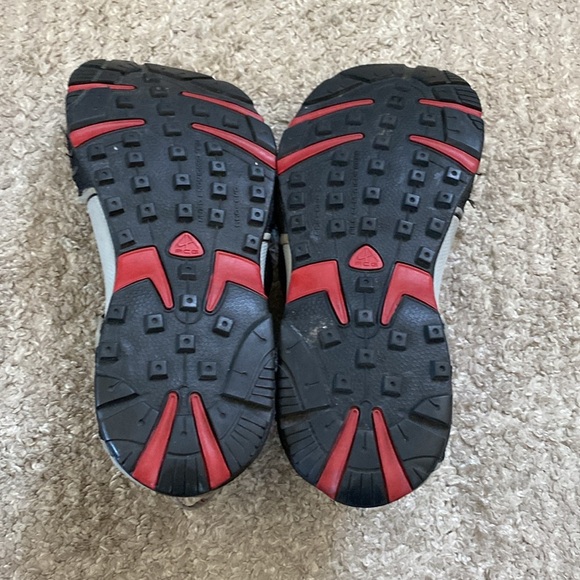Nike ACG grey and black strap sandals men’s size 10 main image 5
